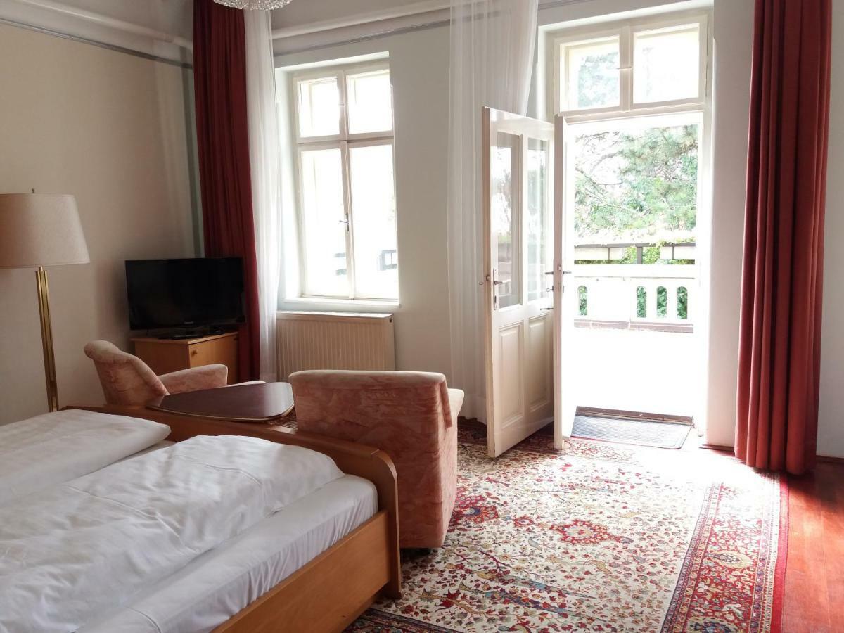 Pension Villa Inge Baden Exteriör bild